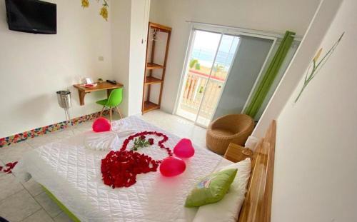 Puerto López Hotel | Whale House Hotel