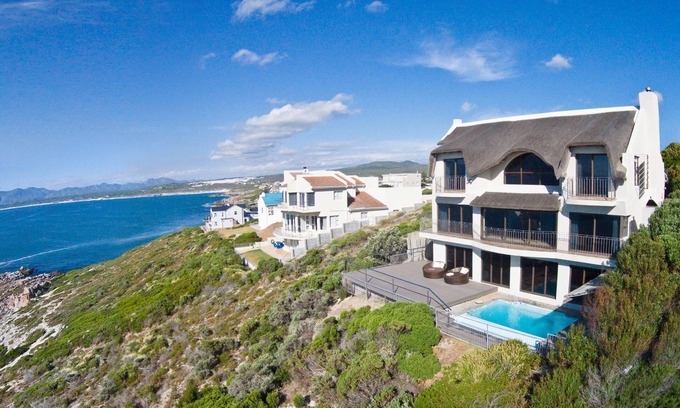 De Kelders Villa | Avistamiento Huys: Directo villa, 4br / ba frente al mar, Wifi, Infinity Pool