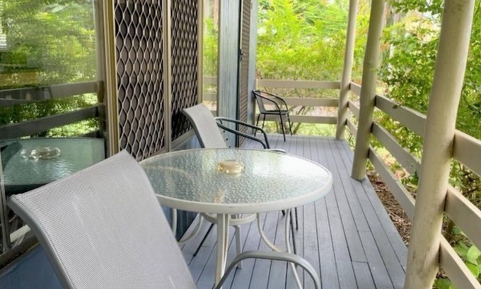 Urangan Cabina | Whale's Tail 1 BR Cabin - 300m to Beach.