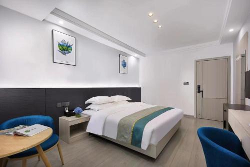 Fenghuang Hotel | Whale Time Fenghuang Jiaxiang Light Luxury Hotel