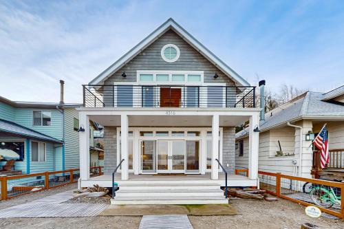 Langley Casa | Whale Walk Retreat