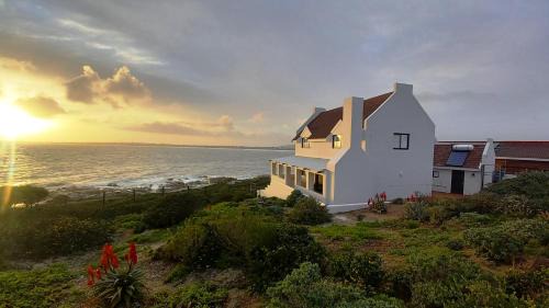 Britannia Bay Casa | Whale Watch Cottage