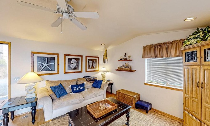 Brookings Casa | Whaleshead Wonderland