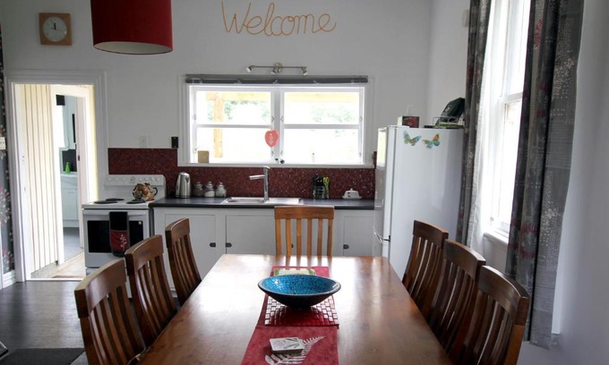 Whangamomona Casa | Whanga Bridge House