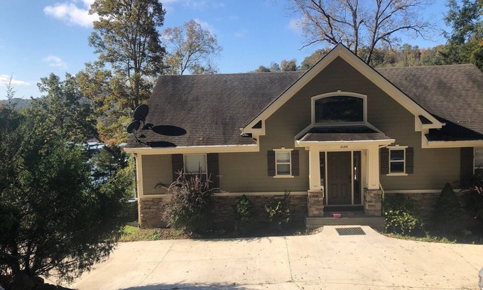 Speedwell Casa | What a Life - Norris Lake Front House w/ dock, hot tub and NO-steps to lake