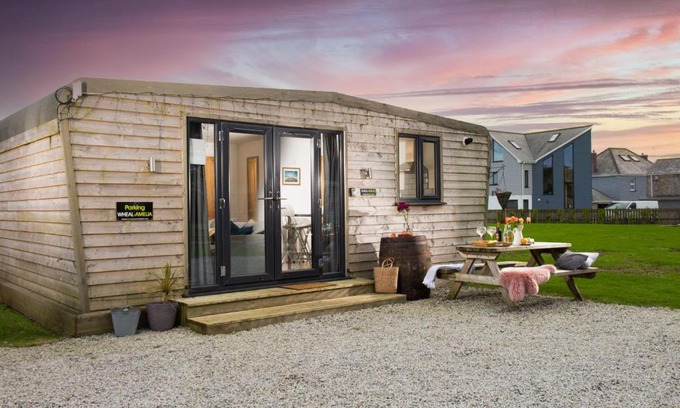 Helford Passage Apartamento | Wheal Amelia- Beautifully Fitted Wooden Lodge Helston Cornwall