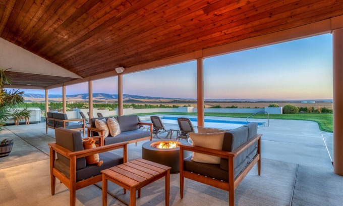 Walla Walla Casa | Wheat Ridge Vineyard Estate