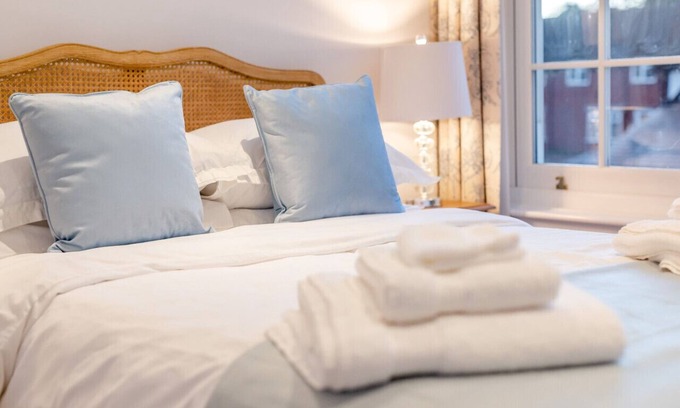 Warwick Casa | Wheelwright Mews House