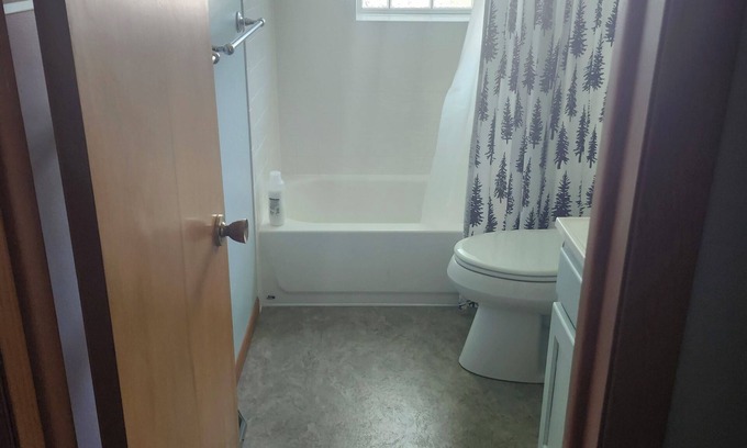 Excelsior Springs Casa | Where Comfort Meets Character – A Sweet 2-Bedroom Hideaway
