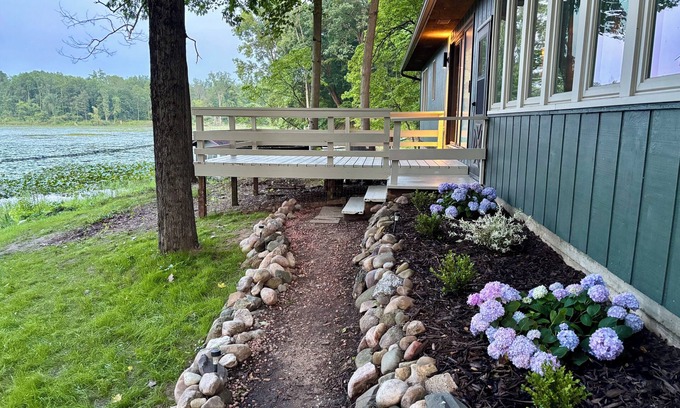 Three Rivers Casa | Charming 2-bedroom house in Three Rivers with WiFi and AC on Mud Lake.