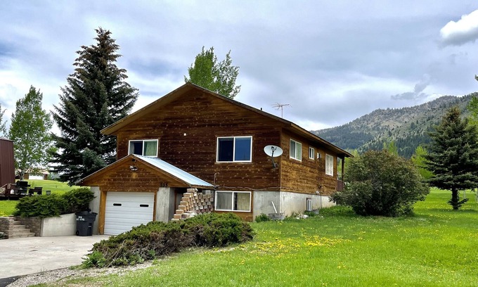 Star Valley Ranch Cabina | Where Greater Yellowstone adventures begin.