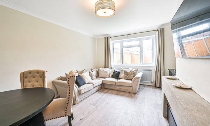 High Barnet Apartamento | Where modern elegance meets classic chic