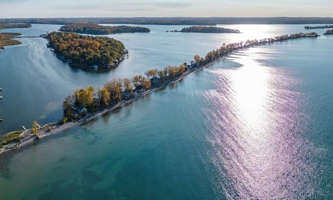 South Butler Casa | Where the Road Ends, Adventure Begins-Sunset Views&Kayaks at a Boat-Only Hideout
