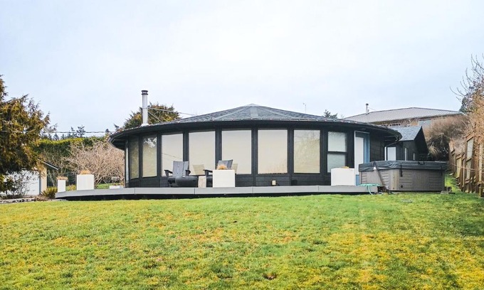 Coupeville Casa | Whidbey Moon Landing