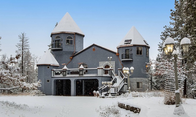 Flathead County Otro | Whimsical acreage with high-end finishes, old-world character, air hockey, & W/D
