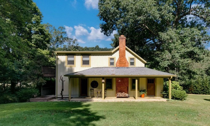 Warm Springs Casa | Whimsical Artists Cottage by Mountain Stream