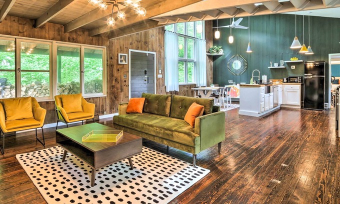 New Preston Cabaña | Whimsical Cottage in Washington w/ Fire Pit!