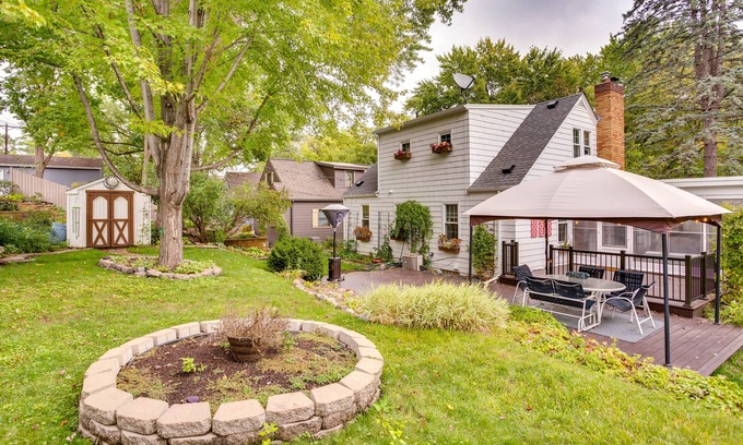Lynnhurst Casa | Whimsical & Cozy Home, <1mile to lake, Arcade machine, Family Friendly, Quiet