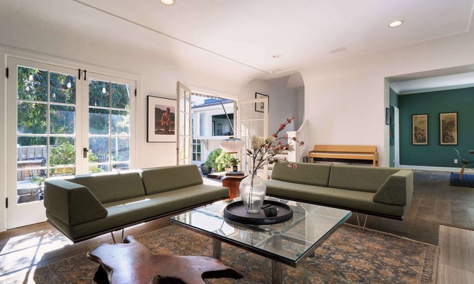 Los Feliz Casa | Whimsical Los Feliz House - Pool-Fire Pit-Dogs OK!