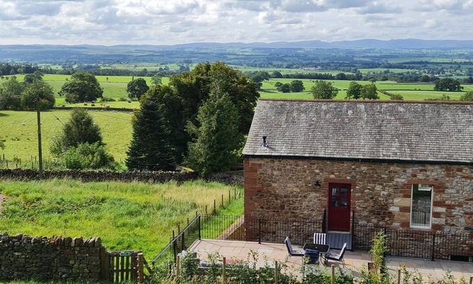 Appleby-in-Westmorland Cabaña | WHINSTONE, pet friendly, with a garden in Appleby-In-Westmorland