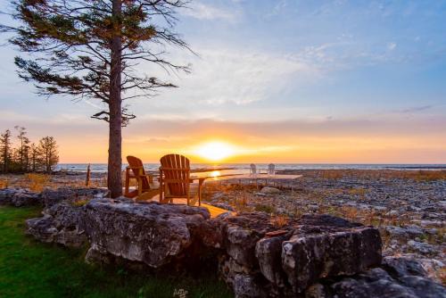 Northern Bruce Peninsula Casa | Whiskey Harbour Lakehouse - Lake Huron Getaway