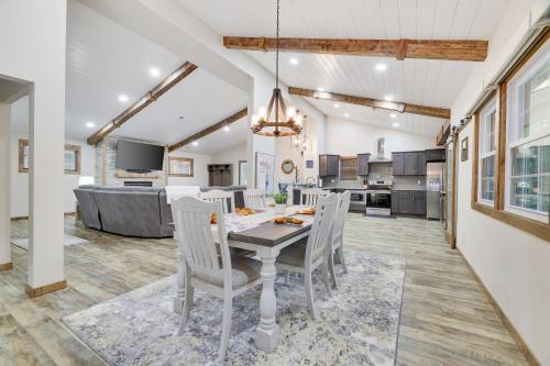 Lake Harmony Casa | Whiskey Pines Retreat! Single Level Home, Outdoor Firepit, AC, BBQ! Sleeps 9 in Lake Harmony!