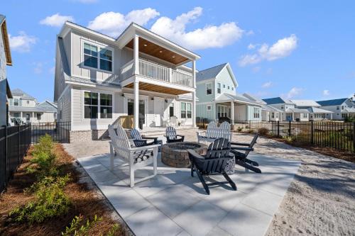 Orange Beach Casa | Whiskey Sands - Luxury by Gulf State Park, Great Views, Walk to Beach and Restaurants, Beautiful Pool, Fenced Yard!