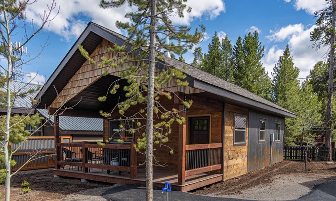 West Yellowstone Cabina | Whiskey Springs Cabin