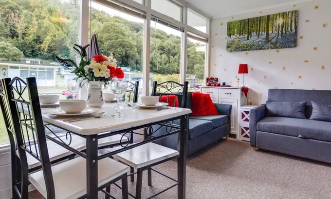 Llanarth Chalet De Esquí | Whispering Creek in Gilfachrheda