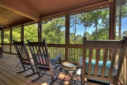 Ellijay Casa | Whispering Creek