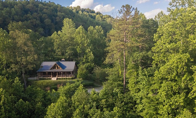 Saluda Cabina | Whispering Falls Cabin - hot tub, views, 15 acres, minutes from Main St.