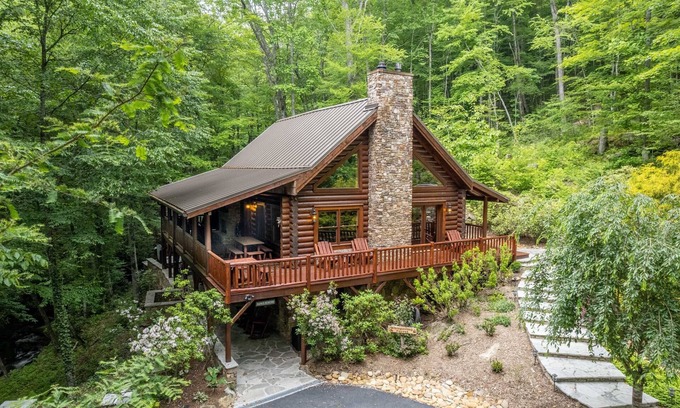 Tuckasegee Cabina | Whispering Forest - Luxury, Custom Mountain Cabin with a Private Waterfall and a Hot Tub!