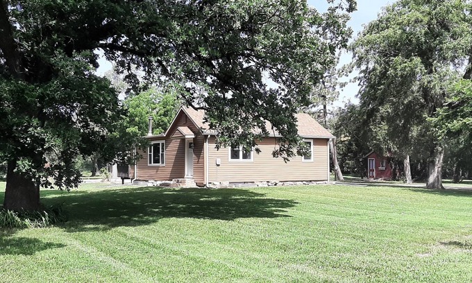 Roxbury Cabaña | Whispering Grove Cottage On 22nd *In The Country*