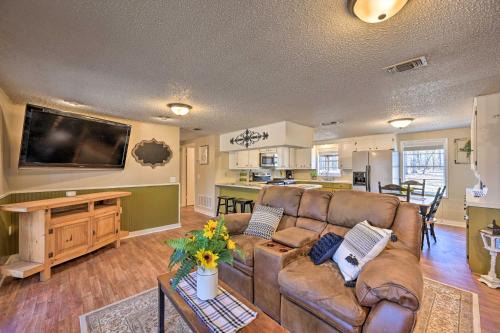 Broken Bow Casa | Whispering Oaks Broken Bow Cottage Near Hiking!