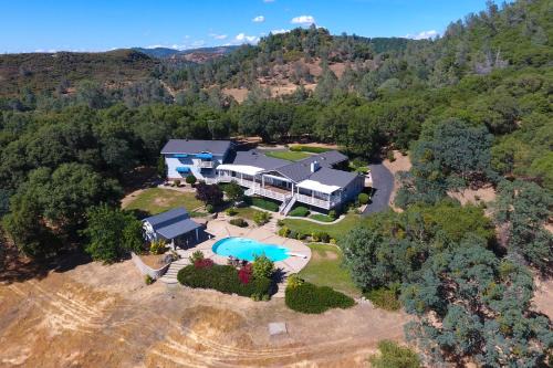 Vallecito Casa | Whispering Oaks Estate