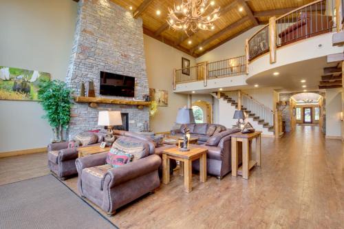 Eagle River Casa | Whispering Pines Lodge: 11 Bedroom