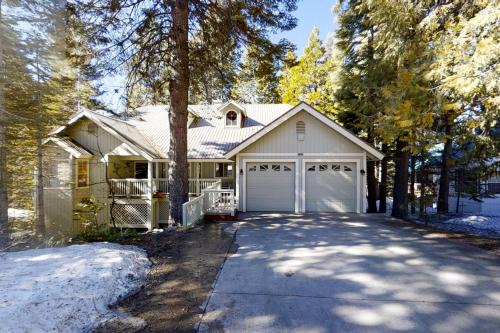 Shaver Lake Casa | Whispering Pines