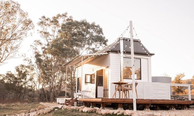 Billywillinga Cabina | Whispering Waters: Tiny house 15mins from bathurst CBD