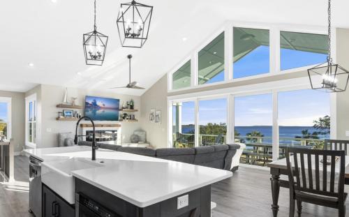 Cedar Key Casa | Whispering Waves Family Retreat