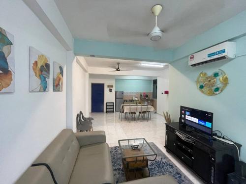Bukit Baru Apartamento | Whispering Woods 3 ROOMS & NETFLIX by EZYROOM MELAKA