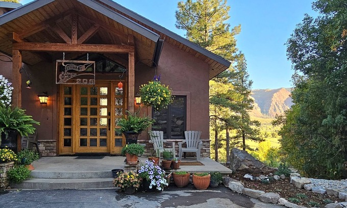 Hermosa Casa | WHISTLE RUN: Colorado Lodge-Style Luxury, Views, & Historic / Iconic DS&NG Train