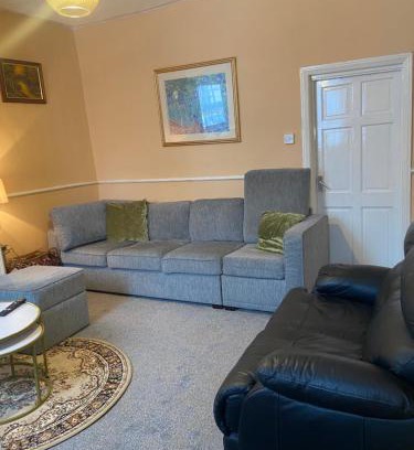 Bolton Casa | White and Sandstone Astley Bridg