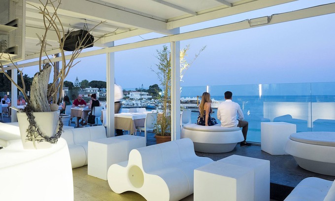 Fontane Bianche Hotel | White Bay Resort