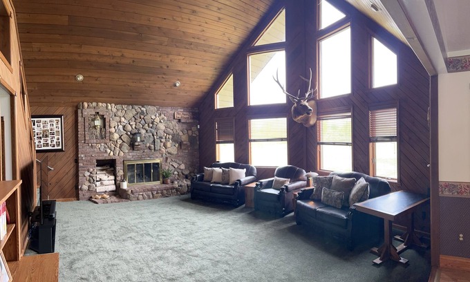 North Canton Otro | White Birch Getaway is a perfect place to gather with family and friends!