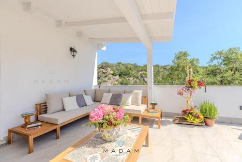 San Pantaleo Apartamento | White Cottage