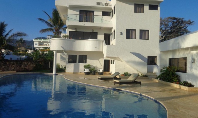 Costambar Casa | White House Mansion