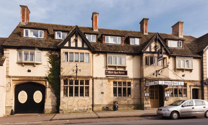 Cricklade Hotel | White Hart Hotel