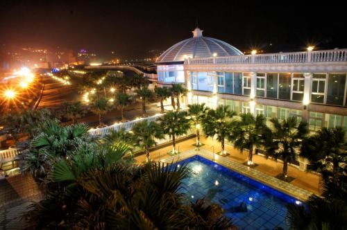 Wanli Complejo | White House Hot Spring Beach Resort