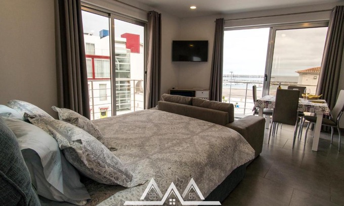 Praia da Vitoria Apartamento | White House II