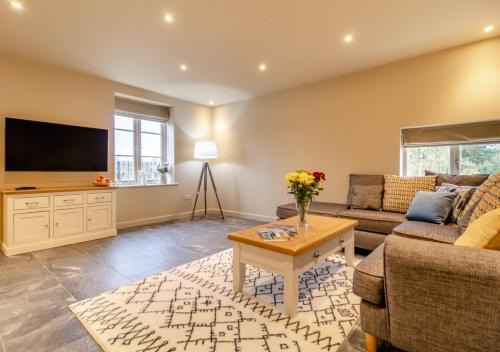 Halesworth Casa | White House Lodges - Meadow